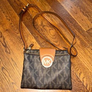 Michae Kors Cross body